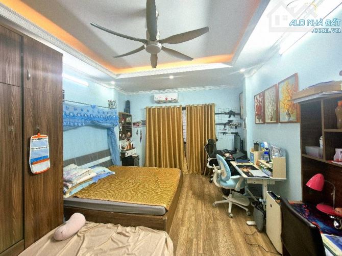 HIẾM CỰC HIẾM💥BÁN NHÀ 5 TẦNG VĂN KHÊ HÀ ĐÔNG_OTO VÀO NHÀ_ LÔ GÓC 3 THOÁNG_37M2_GIÁ:10,4TỈ - 2