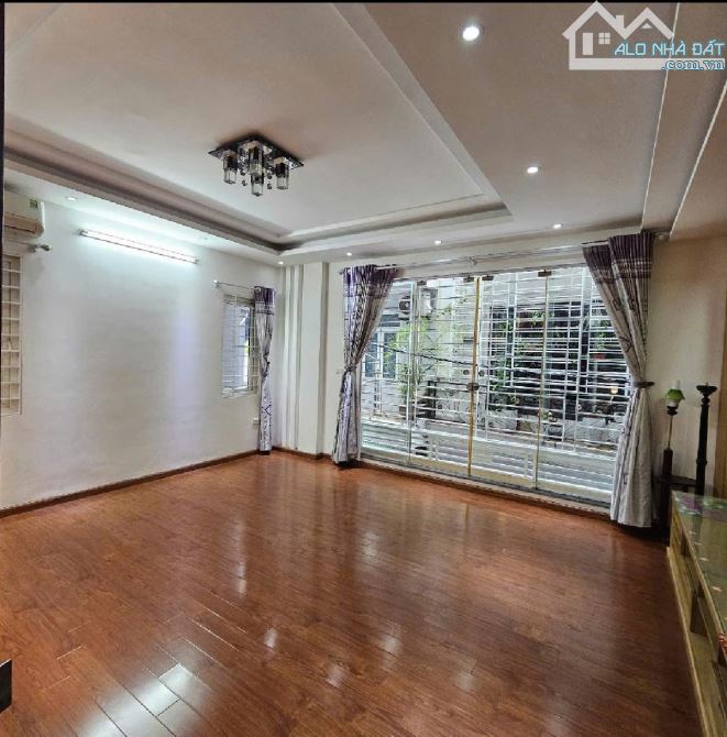 🌿 Lô góc Hoàng Hoa Thám – ngõ thông Đội Cấn – 50m² – 5 tầng – chỉ 15,1 tỷ - 2