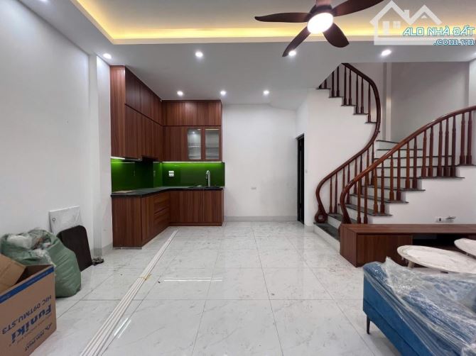 SIÊU PHẨM NHÀ ĐẸP PHÚ ĐÔ - LÔ GÓC - MẶT TIỀN LỚN - GẦN Ô TÔ - FULL NỘI THẤT - Ở NGAY - 2