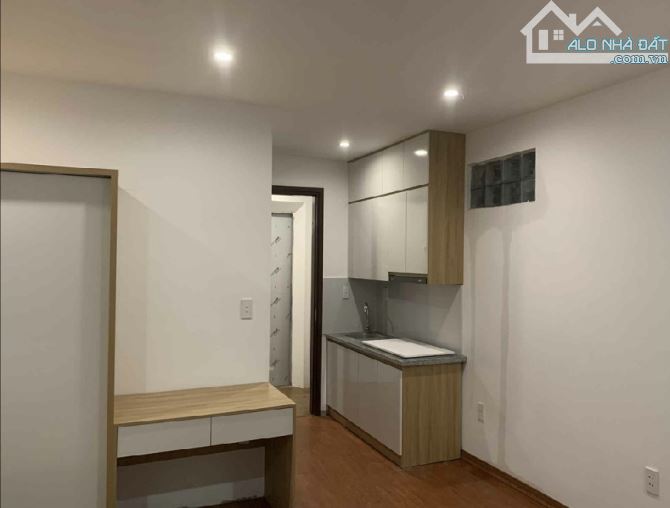 Lạc Long Quân, căn hộ dòng tiền, mới kính kong, thang máy, 1 nhà ra ô tô đỗ. Giá 10.8 tỷ - 2