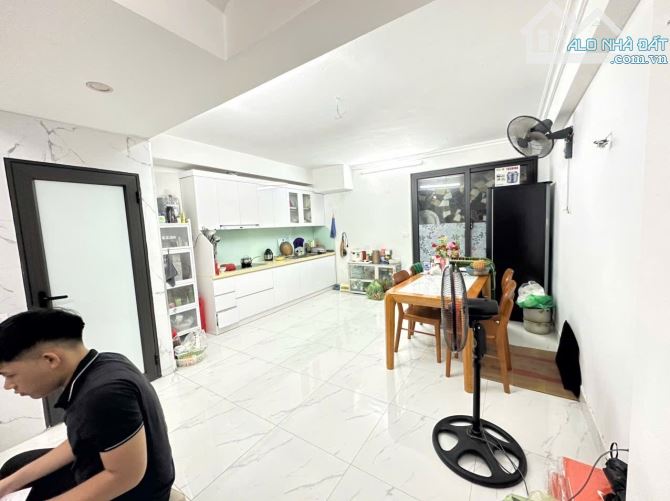 Mỹ Đình, Nhà đẹp, tháng sáng, DT 43m2 x 5 tầng, MT 4,5m, Giá 9,2 tỷ - 2