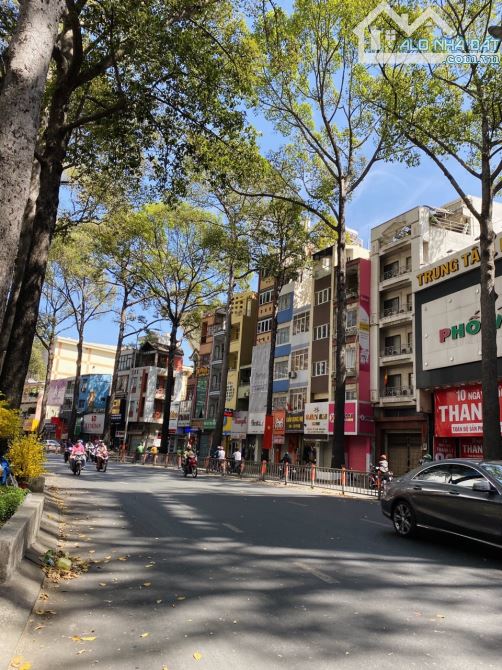 SIÊU VỊ TRÍ - MT Nguyễn Sơn, Q.Tân Phú - DT 13 x 20m - XD Hầm 7 Tầng - DTS 1500m2 - 2