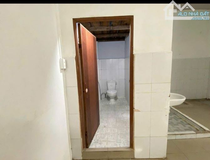 Kẹt Tiền Cần tiền bán nhanh Căn nhà cấp 4 kèm dãy trọ 178m2 Sổ Hồng Riêng 720triệu Bao Phí - 2
