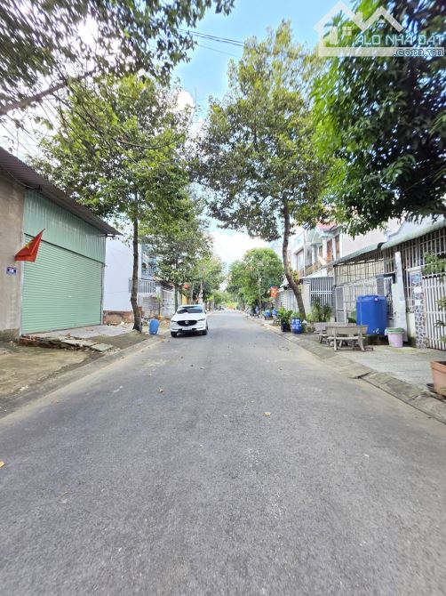 Bán nhà 99,4m2 trệt 2lầu 4ty2 TL  5x20m KDC Biconsi p.Tân Bình Tp.Dĩ An - 2