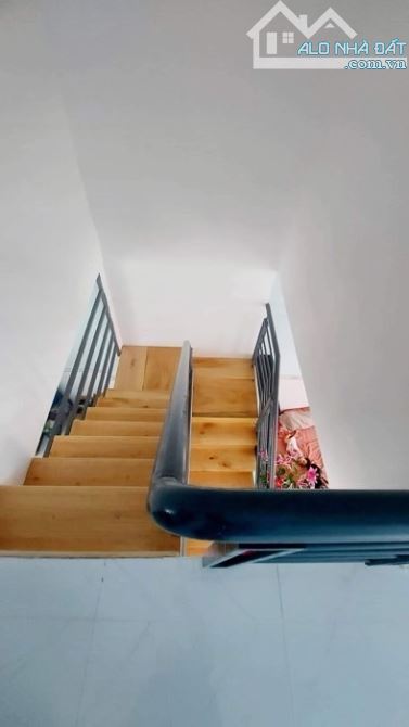 MŨI TÀU TRUÒNG CHINH CỘNG HÒA- P.15 -TÂN BÌNH- DT: 76M2- 2 TẦNG- 5 TỶ 4 - 2