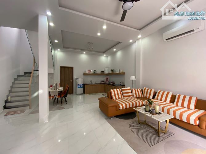 Nhà MỚI 1 trệt 1 lầu 5,2x11 Tỉnh Lộ 10 gần TÊN LỬA - Giá 5,3 tỉ - 2
