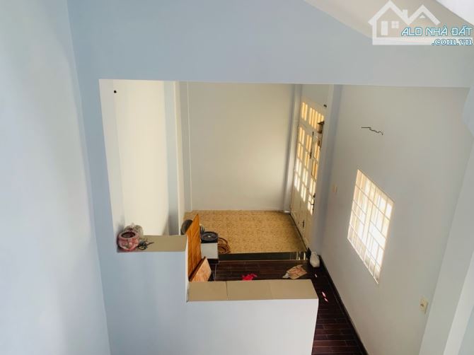 Vị trí đẹp sát chợ Trần Hữu Trang quận Phú Nhuận - 2