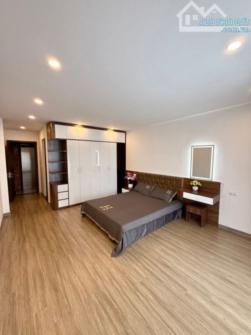 NHÀ ĐẸP Ở NGAY 6 TẦNG THANG MÁY Ô TÔ NGỦ TRONG NHÀ DT 50M GIÁ 10,7 TỶ - 2