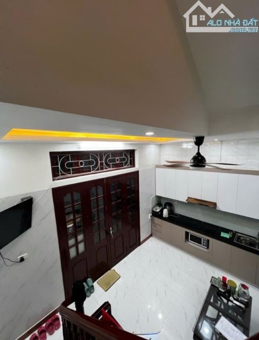Ngõ 302 Minh Khai 26m 5 tầng dân xây 3 ngủ ở luôn. - 2