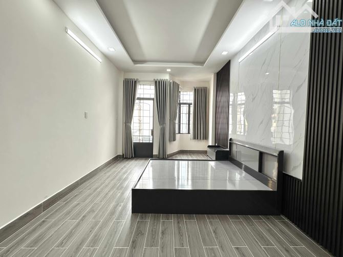 NGUYỄN VĂN ĐẬU GIÁP PHAN ĐĂNG LƯU - HXH 7 CHỖ - 2 TẦNG MỚI ĐẸP - VIEW CÔNG VIÊN - 63M2 - 2