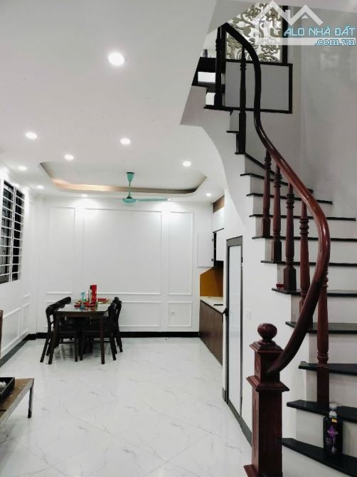 Bán nhà gần ga nhổn 45m2 lô góc ngõ thông nở hậu 4 tầng nội thất đẹp ô tô đỗ cổng 6 tỷ 3 - 2