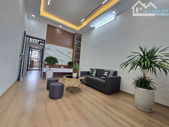 Hiếm, duy nhất, nhà cực đẹp mới tinh, TT Lương Ngọc Quyến 50m2, 3.25 tỷ - 2