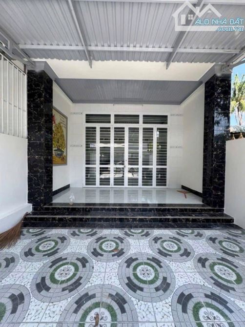 🌻 Bán nhà c4- 182m2 ngay tại Bàu Đồn, Gò Dầu chỉ 800tr Sổ Hồng Riêng 🏠 Diện tích: ngang - 2
