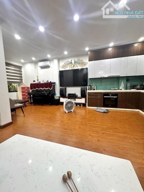 Nhà đẹp Trần Quang Diệu quận Đống Đa 60m2 6Tầng MT6m-Ngõ Ô Tô,Thang Máy Ở Kinh Doanh - 2