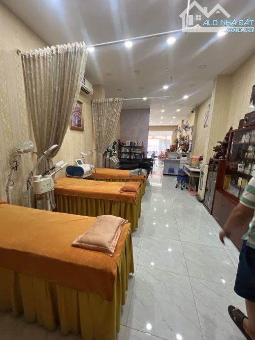 🏡 Mặt tiền kinh doanh Trương Thị Hoa, 110m2, 4 tầng. Chỉ tầm 9 tỷ. Vị trí kinh doanh đẹp - 2