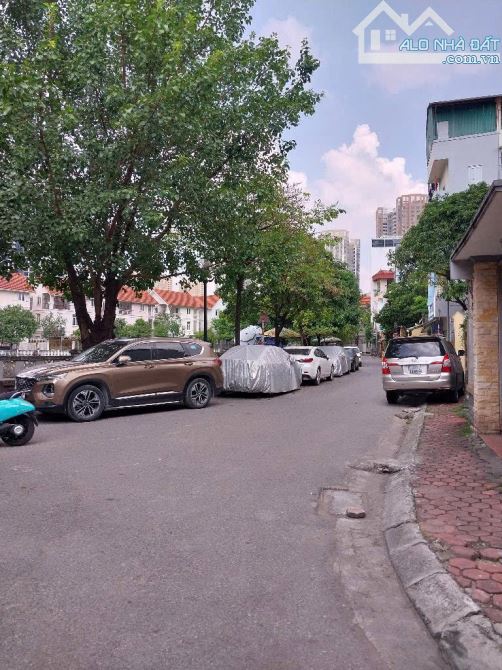 CCMN 18 PHÒNG KHÉP KÍN - THANG MÁY - DT 72M2 - DÒNG TIỀN CỰC KHỦNG - 200TR/NĂM - 2
