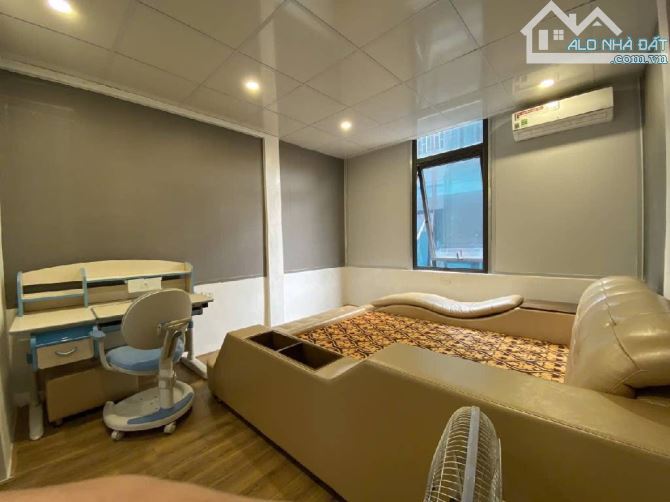 NHỎ XINH CÓ VÕHIẾM - MẶT PHỐ - Ô TÔ TRÁNH VỈA HÈ - KINH DOANH SẦM UẤT - 2