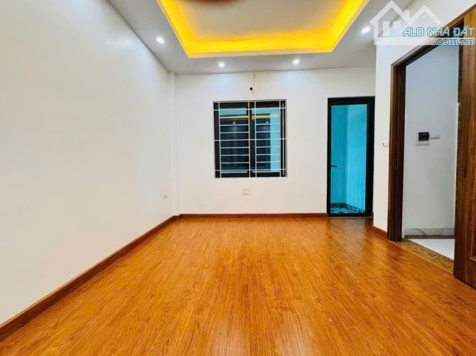 DUY NHẤT 1 CĂN NHÀ ĐÔNG  NGẠC 32M2- 5 TẦNG NHỈNH 6 TỶ. Ô TÔ ĐỖ CỔNG - 2