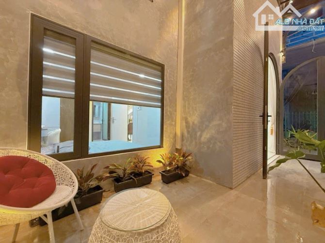 Nhà mới Nguyễn Chí Thanh - MT ngang 6m3 - nhà đẹp ngay đầu kiệt như hình - 2
