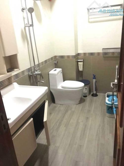 Liền kề Lô Góc: Vạn Phúc Hà Đông 5 tầng có 23 triệu. - 2