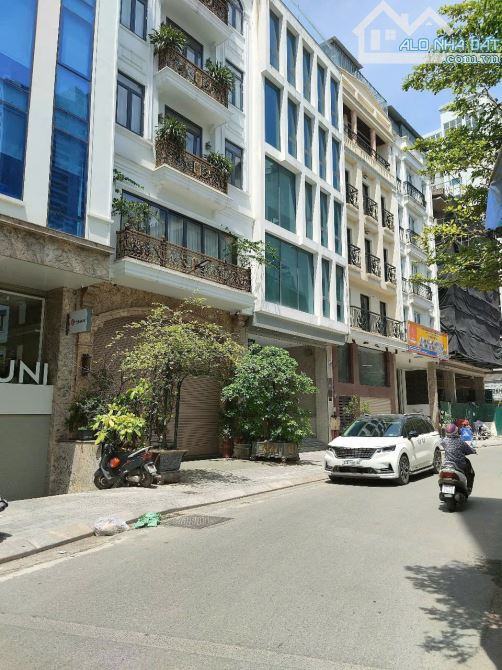Lô góc ngõ 603 Lạc Long Quân - 22 tỷ 5 - DT 75m2 - Ô tô tránh - 2