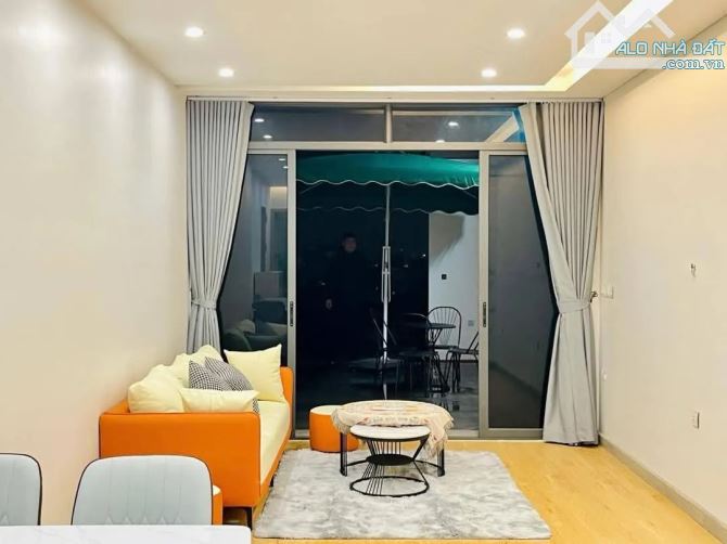 Bán toà VP, CHDV Xuân La Tây Hồ 250m 9T MT 8m 90.8 tỷ dòng tiền 270tr/tháng - 2