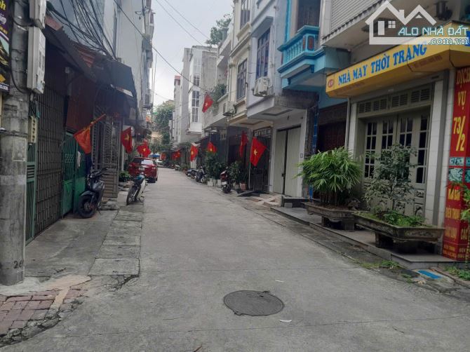 BÁN NHÀ 4 TẦNG TRUNG TÂM TP. HƯNG YÊN - Ô TÔ ĐỖ CỬA 🚗 - 2