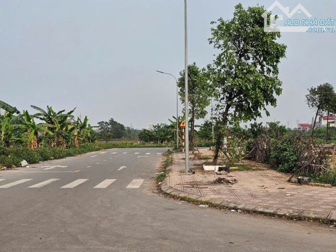 Bán nhanh lô đất đẹp trục chính Mẫn Xá, Long Châu, Yên Phong - 2