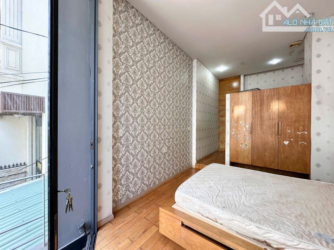 Cho thuê phòng ban công 30m2 tách bếp quận 3 gần công viên lê thị riêng, chợ hoà hưnh - 2