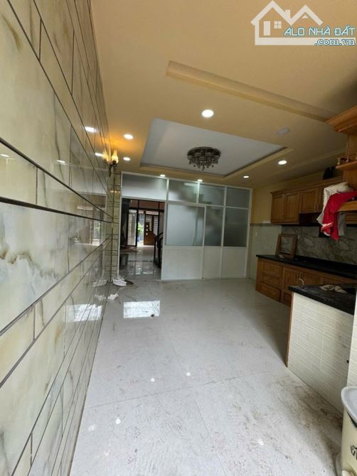 HẺM 8M THÔNG- 5 TẦNG -CHIẾN LƯỢC- BÌNH TRỊ ĐÔNG - BÌNH TÂN -DT: 4*16M- 7 TỶ 8 - 2