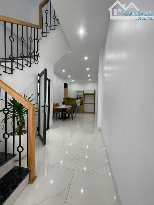 🏠 Nhà 3 Tầng Mới Xây Trung Tâm Hạc Thành – Gần Quảng Trường Lam Sơn, Giá Chỉ 2 Tỷ 7 - 2