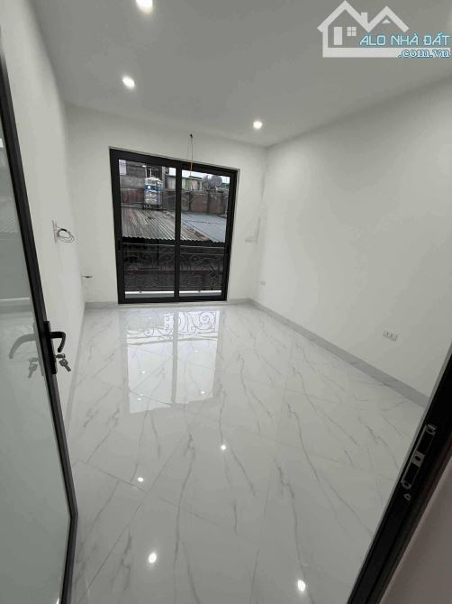 Lý tự trọng la khê 52m 5 tầng , thang máy , chỉ nhỉnh 7 củ tỏi - 2