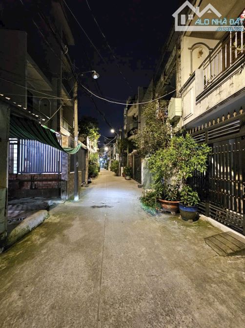 Nhà Quận 6 Cư Xá Phú Lâm. 3 tầng. Đang sửa sang đẹp. Chỉ 5.45 tỷ. - 1