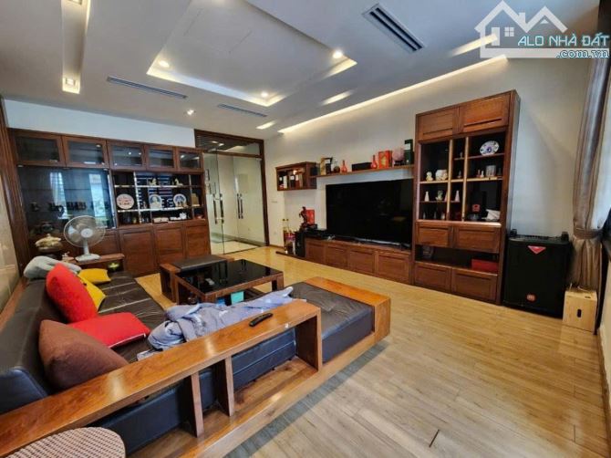 Bán nhà Nguyên Hồng 70,31m² 5 tầng ô tô tránh hàng hiếm giá 19,2 tỷ tin thật 100% - 2