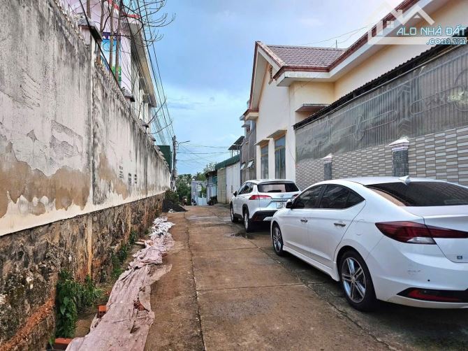 DÃY TRỌ PHÙNG HƯNG 20x10m - BMT 4Tỷ890Triệu - 2