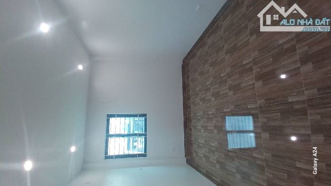 Ô tô vào nhà Lạc Long Quân - 6 tầng- DT55m - 2