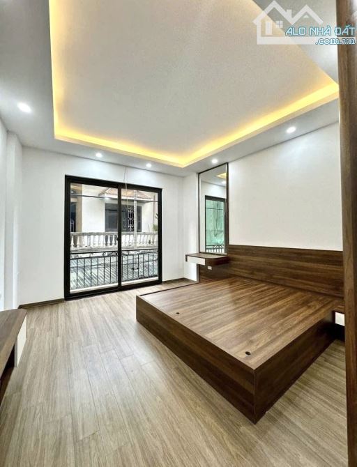 Gần Trương Định- 5 tầng đẹp, dân trí cao- 37m- Hơn 7 tỷ - 2