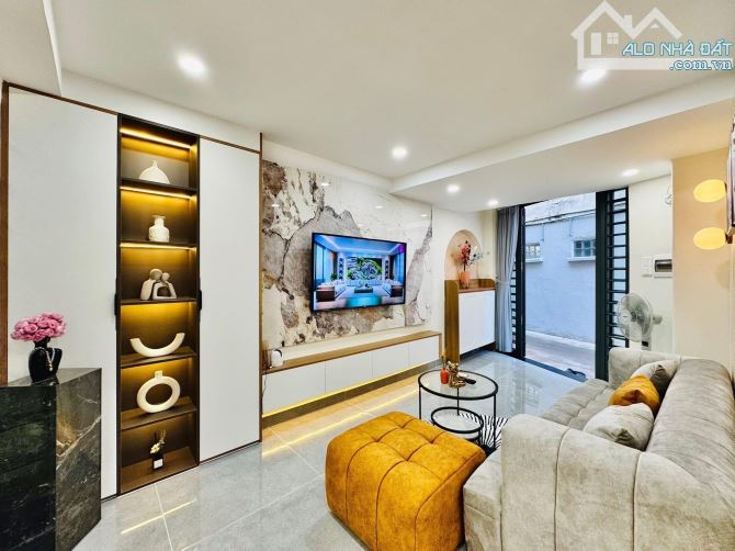 Bán Nhà Bình Thạnh - Gần Bà Chiểu - 2 Tầng - 40m2 - Full Nội Thất - Chỉ 6.35 Tỷ - 2