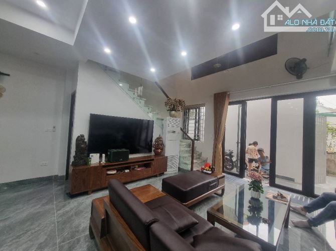 TRUNG TÂM THANH TRÌ 50M2, SÁT Ô TÔ, VỈA HÈ, VỊ TRÍ VIP GIÁ 5 TỶ - 2