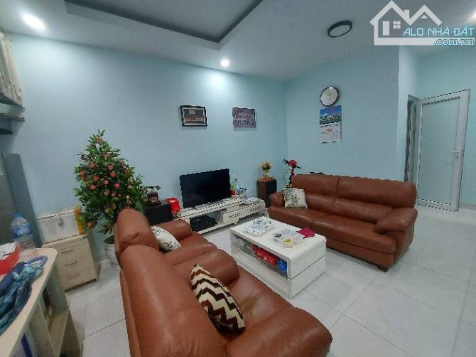 Vị trí đẹp ,MT Nguyễn Trọng Tuyển khu kinh doanh sầm uất Lăng Cha Cả - 2