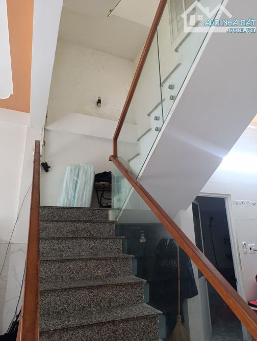 🔥 NHÀ 3 TẦNG – HẢI HỒ – CHỦ GỬI BÁN NHANH Vị trí đắc địa, gần chợ, bệnh viện, biển. 3PN, - 2