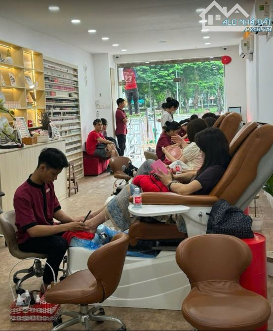 Siêu MT Phạm Hồng Thái P.Bến Thành Q1 đối diện New World - 2