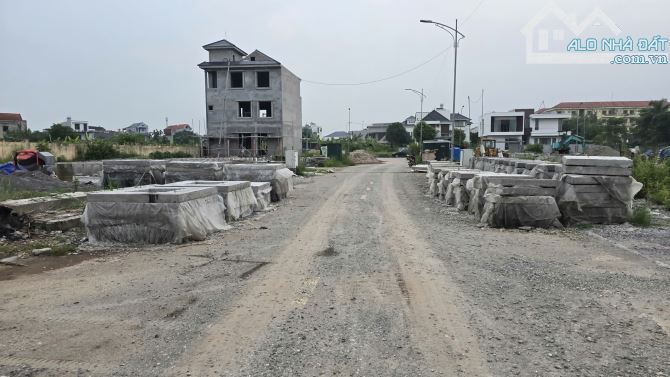 Bán 85m2 đất KĐT Lam Hạ, TP. Phủ Lý, cạnh Sun Urban City Hà Nam, vỉa hè rộng, giá 2.8 tỷ - 2