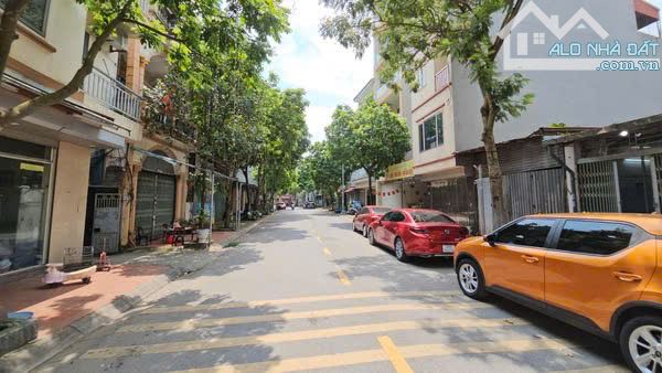 BÁN ĐẤT GIANG BIÊN LONG BIÊN DT LỚN 140M2 , MT 7M, Ô TÔ TRÁNH, SỔ VUÔNG, GIÁ ĐẦU TƯ - 2
