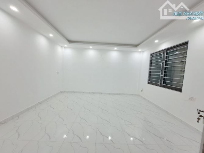 ⸻  🏡 Nhà 6 tầng mới – Cổ Điển A, Thanh Trì – 32m² – MT 6m – giá 5,8 tỷ - 2