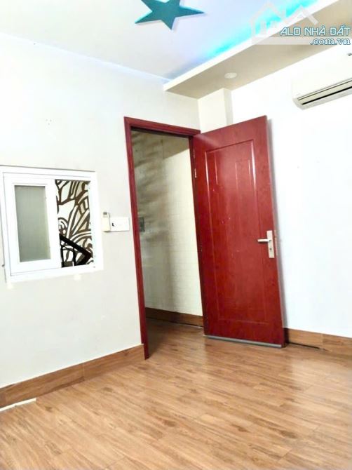 Quận 11-Nhà đẹp-Giáp Quận 10-Hẻm rộng sát MT Lê Thị Bạch Cát-P11-40m2-4x10-4tầng-3PN - 2