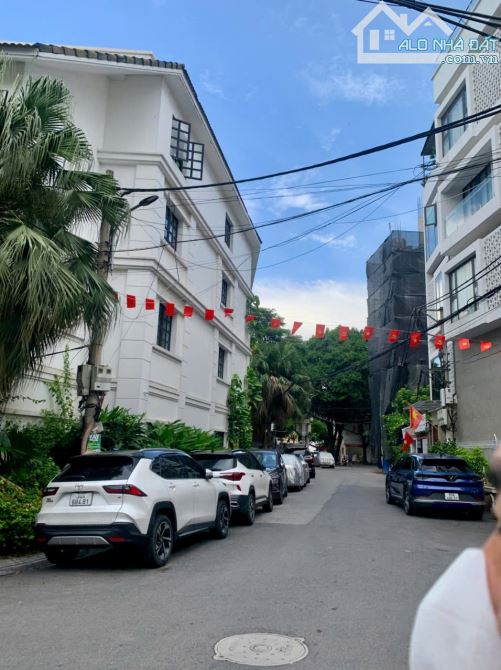 BÁN NHÀ PHỐ HOÀNG MINH ĐẠO, GẦN BV TÂM ANH, DT RỘNG 110M2, MT KHỦNG 7M, 6 TẦNG THANG MÁY - 2