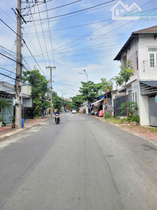 Bán đất tặng nhà cấp 4, 2MT đường Lái Thiêu 45 p.Lái Thiêu Tp.Thuận An chỉ 5ty100 TL M5127 - 2