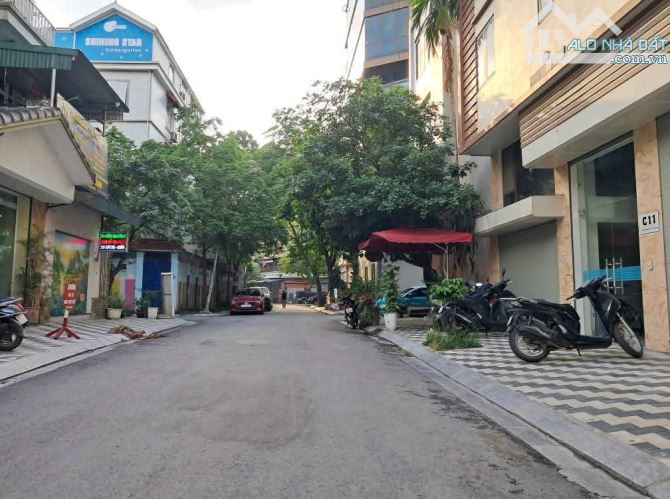 BÁN NHÀ LÔ GÓC , ĐƯỜNG VÕ CHÍ CÔNG - 3 Ô TÔ TRÁNH ĐỖ - PHÂN LÔ VỈA HÈ - KINH DOANH - TM - 2