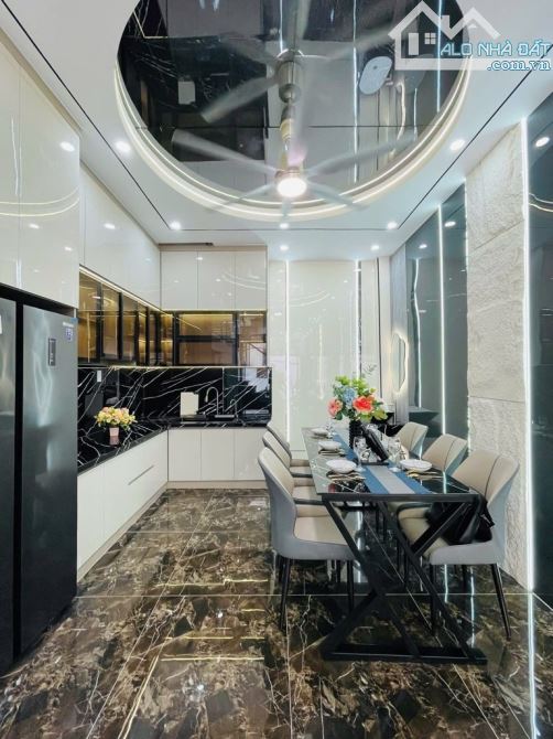 Bán nhà Phan Huy Ích, phường 14, Gò Vấp, ngay Emart, hẻm xe hơi, 55m2, 4 tầng, giá 6.88 tỷ - 2